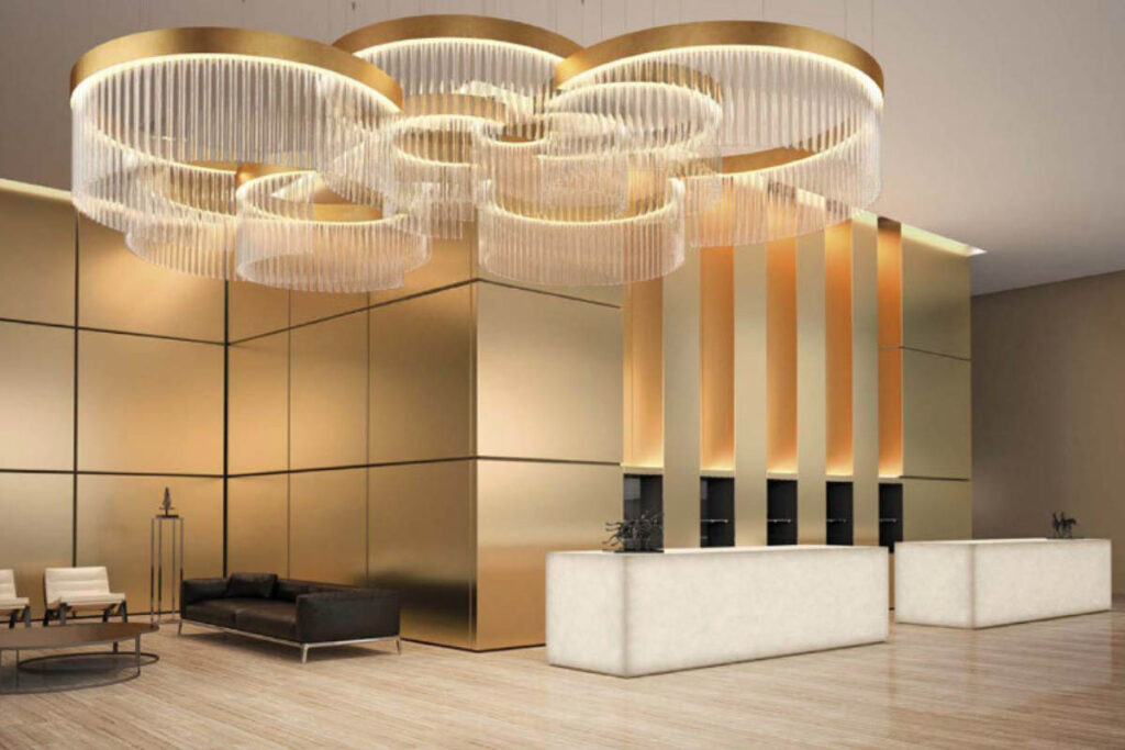 نورپردازی پذیرش هتل با لامپ هایی با اشکال هندسی